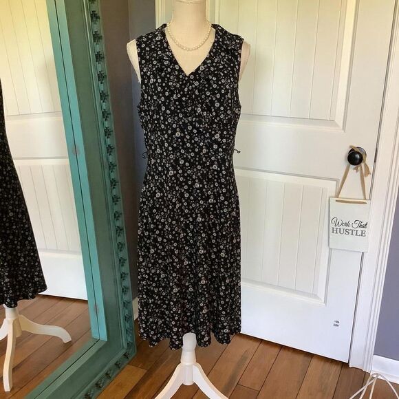 Chic Floral Print Black Dress - Picture 1 of 7